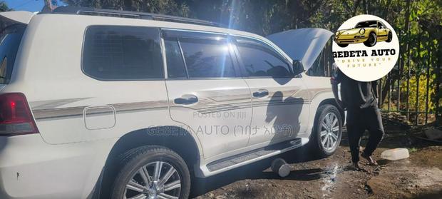 Toyota Land Cruiser 2008 White