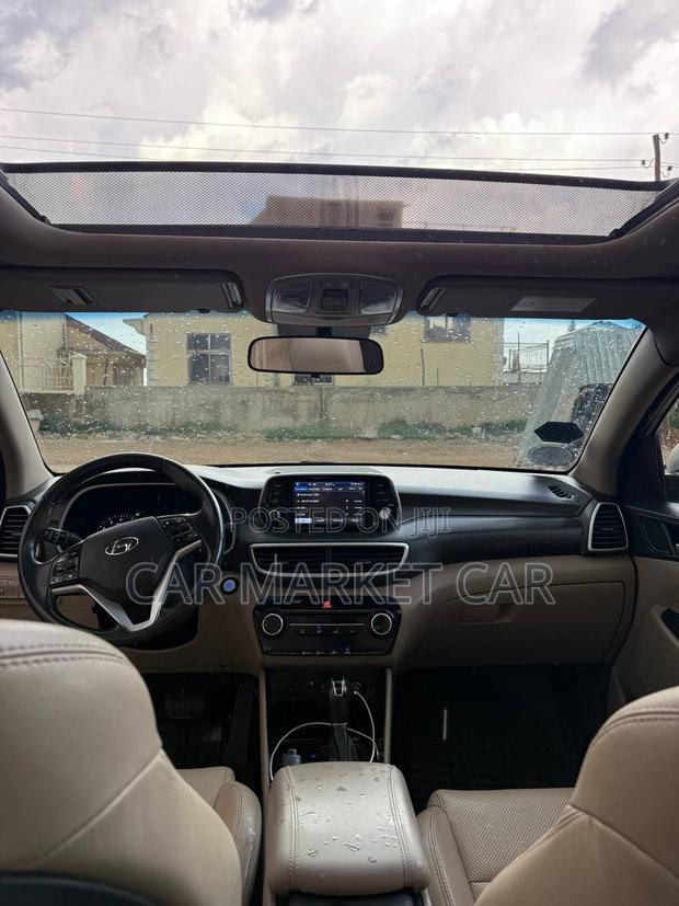 Hyundai Tucson SE AWD 2019 Gold