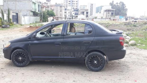 Toyota Platz 2001 Black