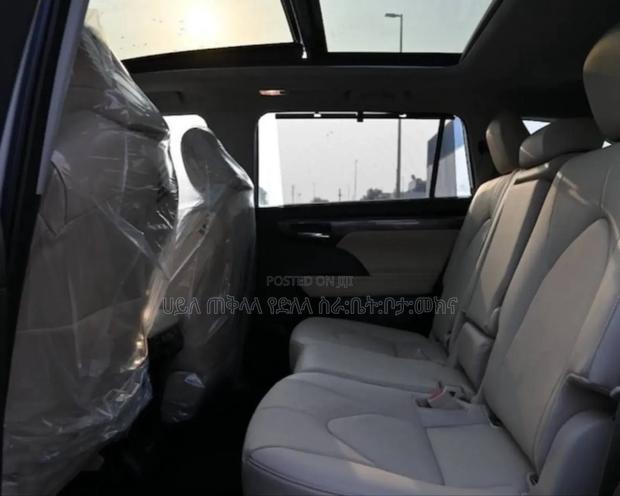 New Toyota Highlander Hybrid 2024 Off white
