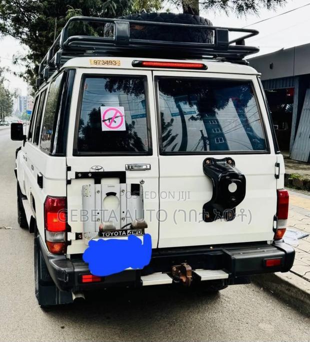 Toyota Land Cruiser 2018 White