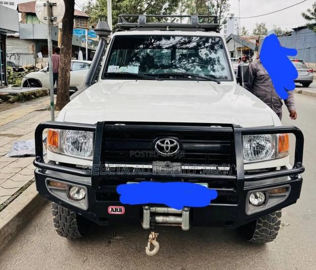 Toyota Land Cruiser 2018 White