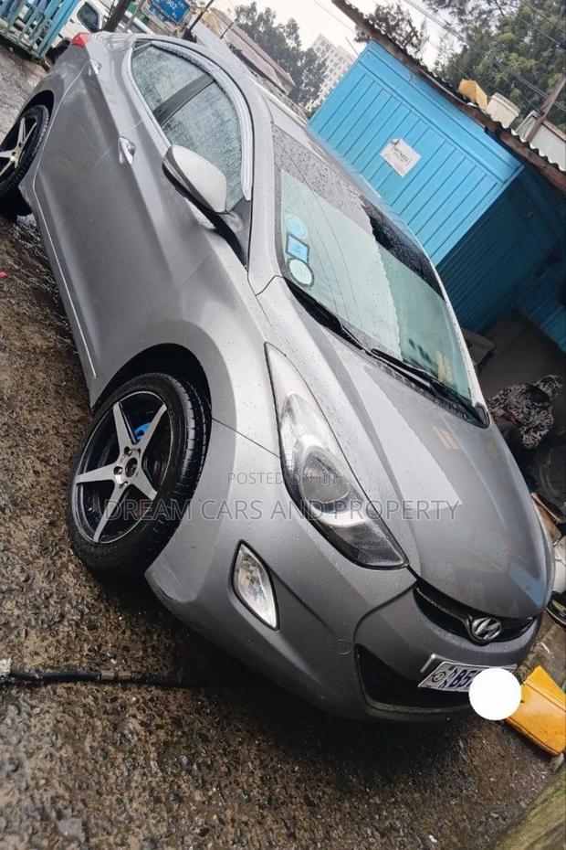 Hyundai Avante 2011 Silver