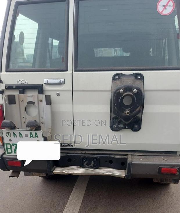 Toyota Land Cruiser 2015 White