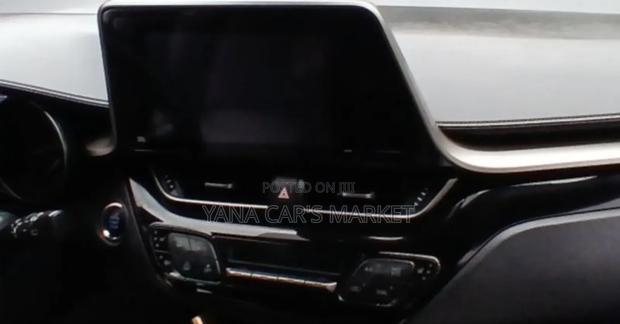Toyota C-HR 2020 Gray