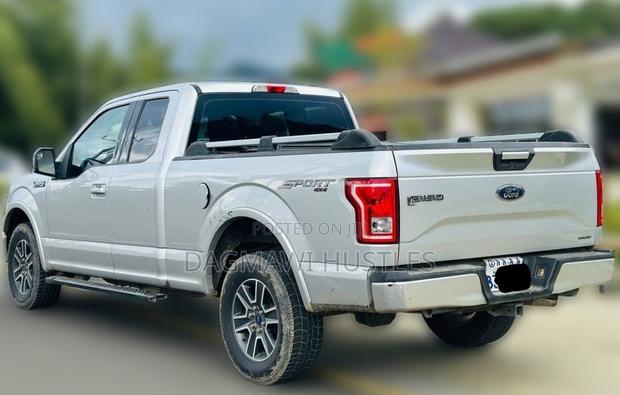 Ford F-150 XLT 4dr SuperCab 4WD 8 ft. LB (5.0L 8cyl 6A) 2015 Silver