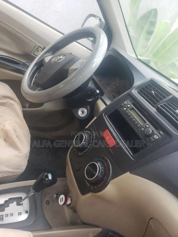 Toyota Avanza 2013 Silver