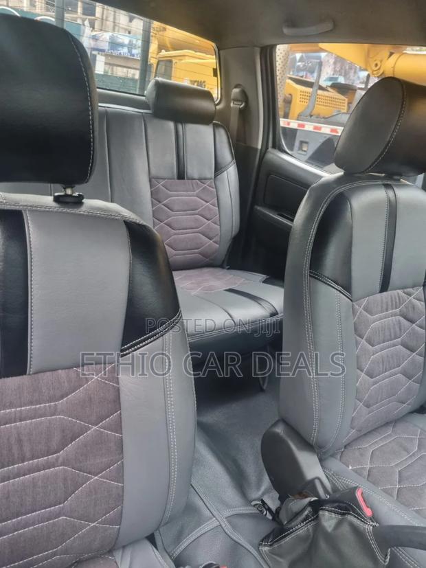 Toyota Hilux 2014 Teal
