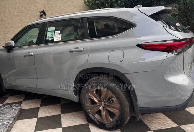 New Toyota Highlander 2023 Silver