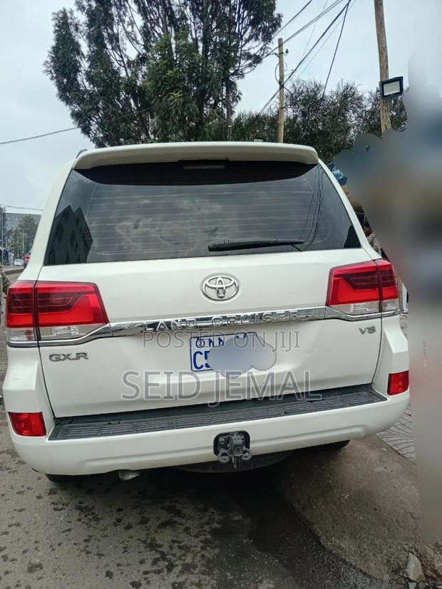 Toyota Land Cruiser 2019 White