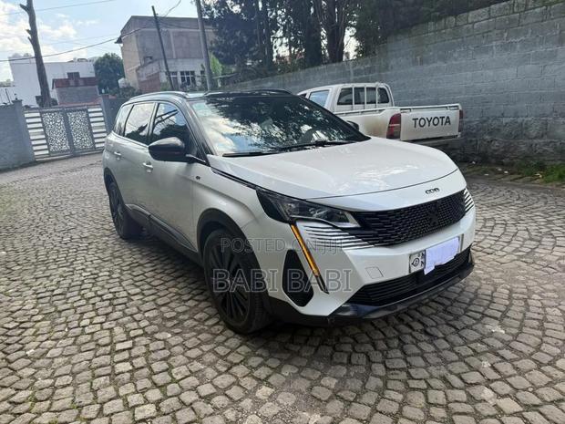 Peugeot 5008 2022 White