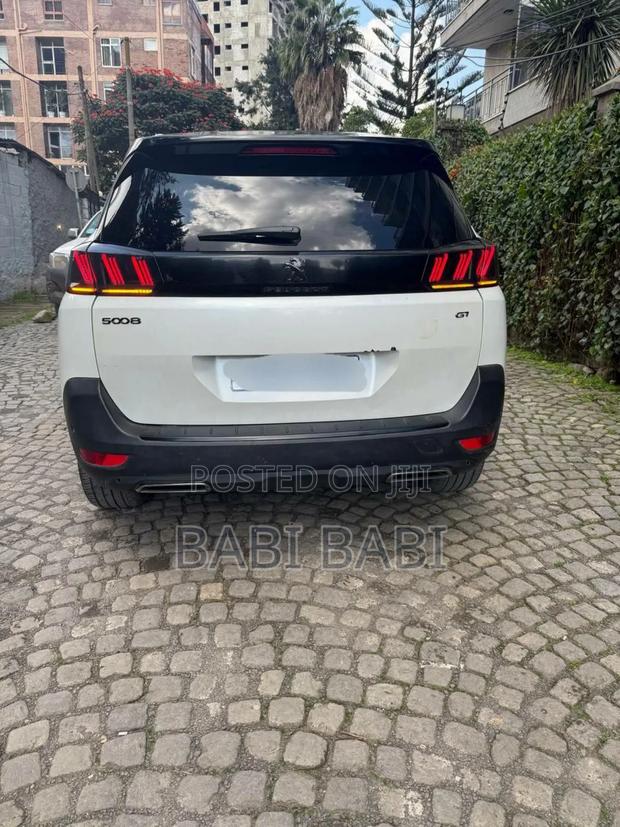 Peugeot 5008 2022 White