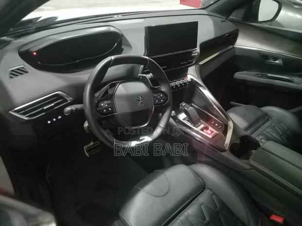 Peugeot 5008 2022 White