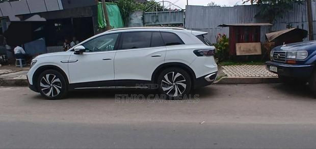 Volkswagen ID.6 Crozz 66 kWh RWD 2022 White
