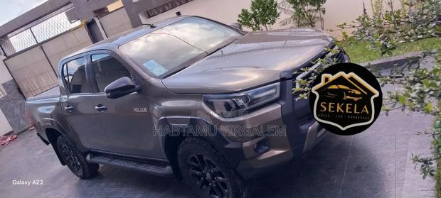 Toyota Hilux 2021 Brown