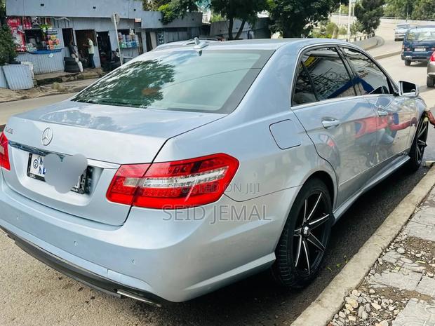 Mercedes-Benz E200 2014 Silver