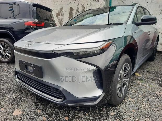 New Toyota bZ4X 2024 Gray