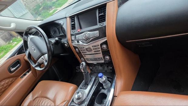 Infiniti QX80 2018 Gray