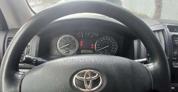 Toyota Land Cruiser 2016 White