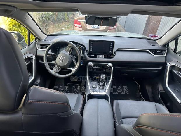 Toyota RAV4 Hybrid 2023 Gray
