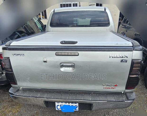 Toyota Hilux WORKMATE 2014 Silver