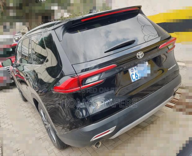 Toyota Grand Highlander Hybrid 2024 Blue