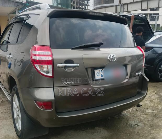 Toyota RAV4 2012