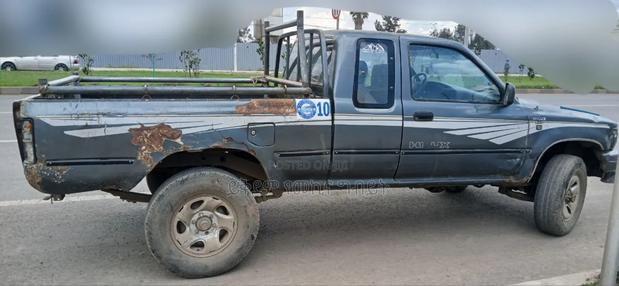Toyota Hilux 1991 Gray