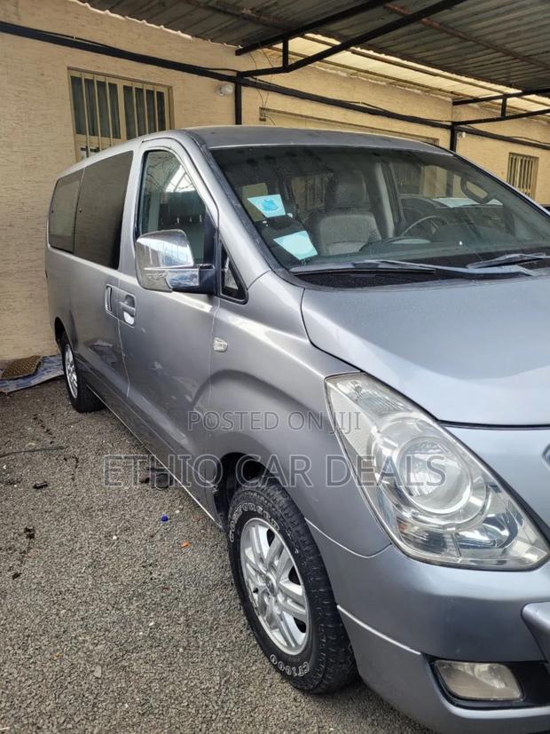 Hyundai Starex 2016 Silver