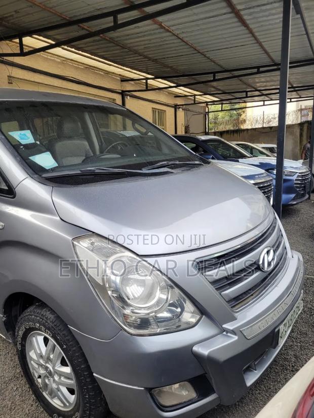 Hyundai Starex 2016 Silver