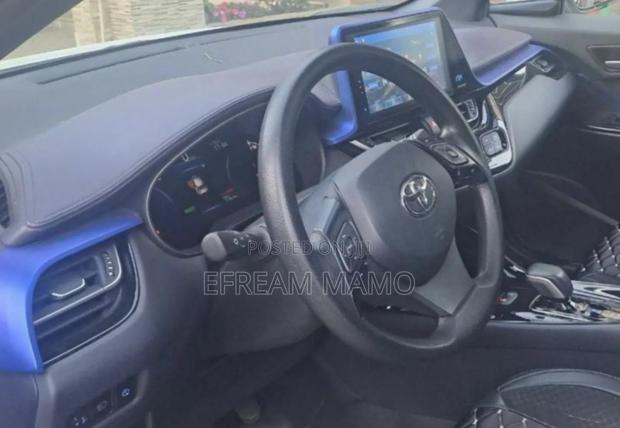 Toyota C-HR 2022 White
