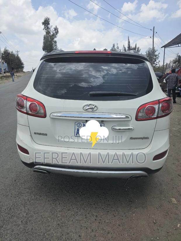 Hyundai Santa Fe 2013 White