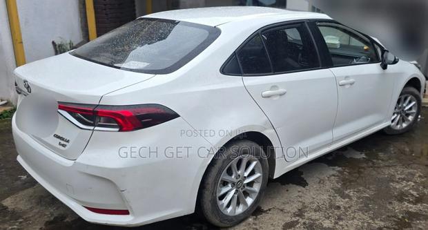 Toyota Corolla 2023 White