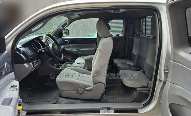 Toyota Tacoma 2012 Silver