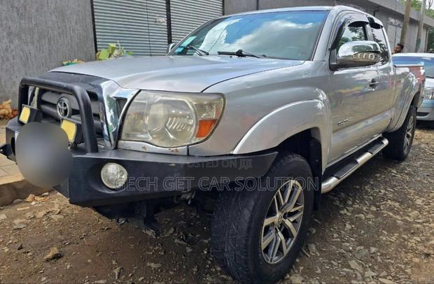 Toyota Tacoma 2012 Silver