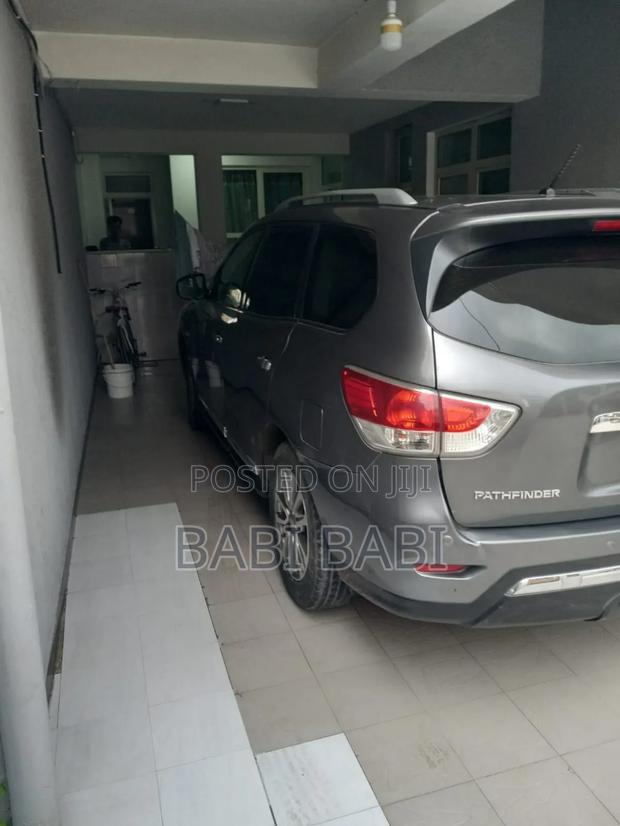 Nissan Pathfinder 2016 Gray