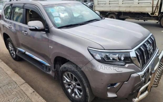 Toyota Land Cruiser Prado 2021 Silver