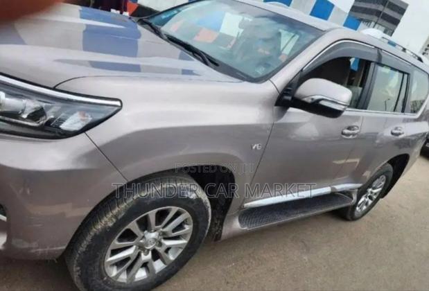 Toyota Land Cruiser Prado 2021 Silver