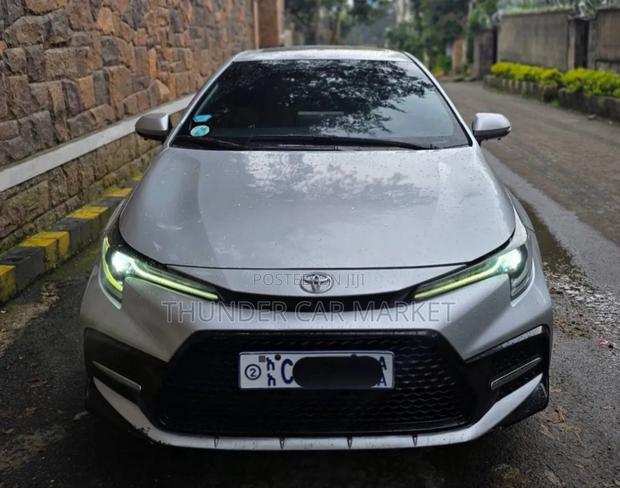 Toyota Corolla 2022 Silver