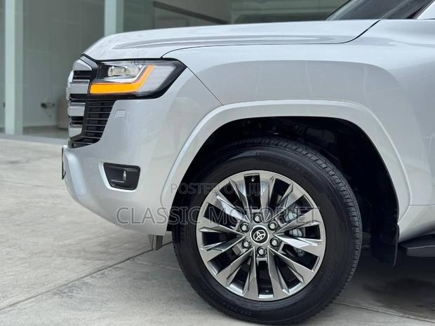 New Toyota Land Cruiser 2023 Silver