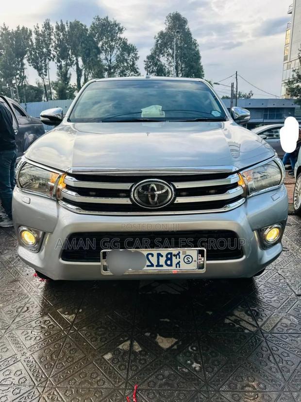 Toyota Hilux 2017 Silver