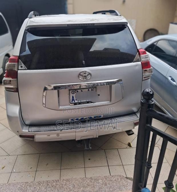 Toyota Land Cruiser Prado 2011 Silver