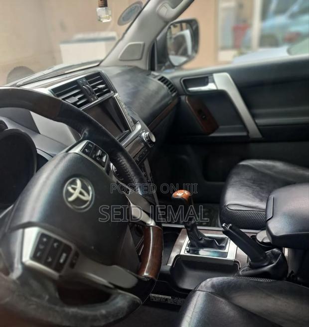 Toyota Land Cruiser Prado 2011 Silver