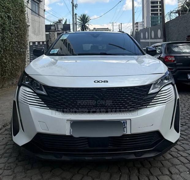 Peugeot 5008 2022 White