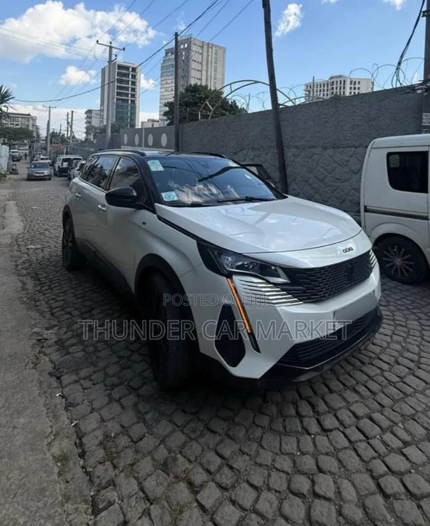 Peugeot 5008 2022 White
