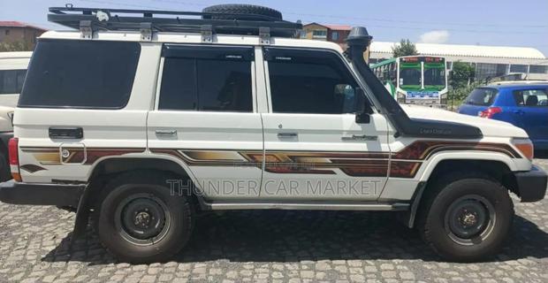 Toyota Land Cruiser 2019 White