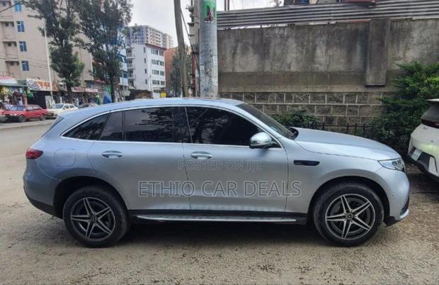 Mercedes-Benz EQC EQC400 4MATIC 2023 Off white