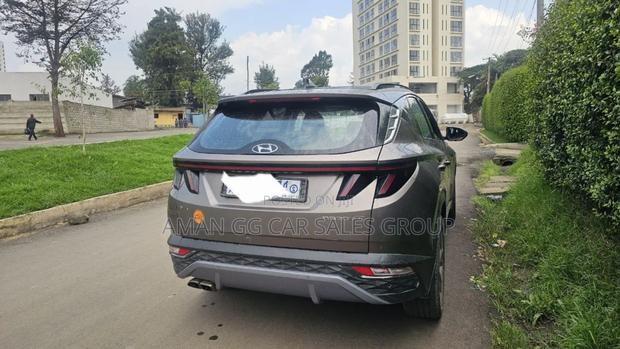 Hyundai Tucson 2022 Gold