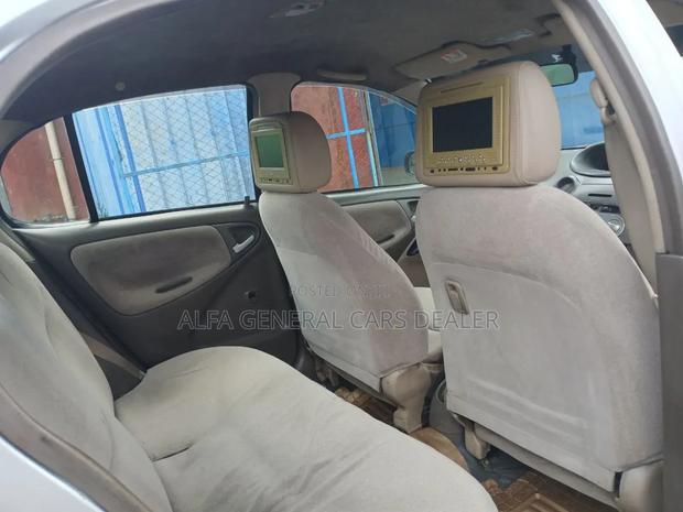 Toyota Platz 2005 Silver