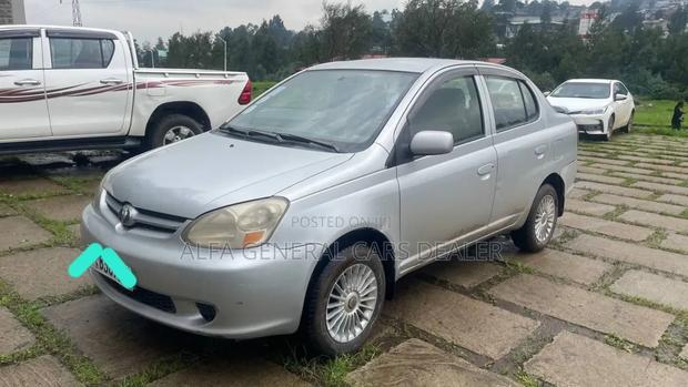Toyota Platz 2005 Silver
